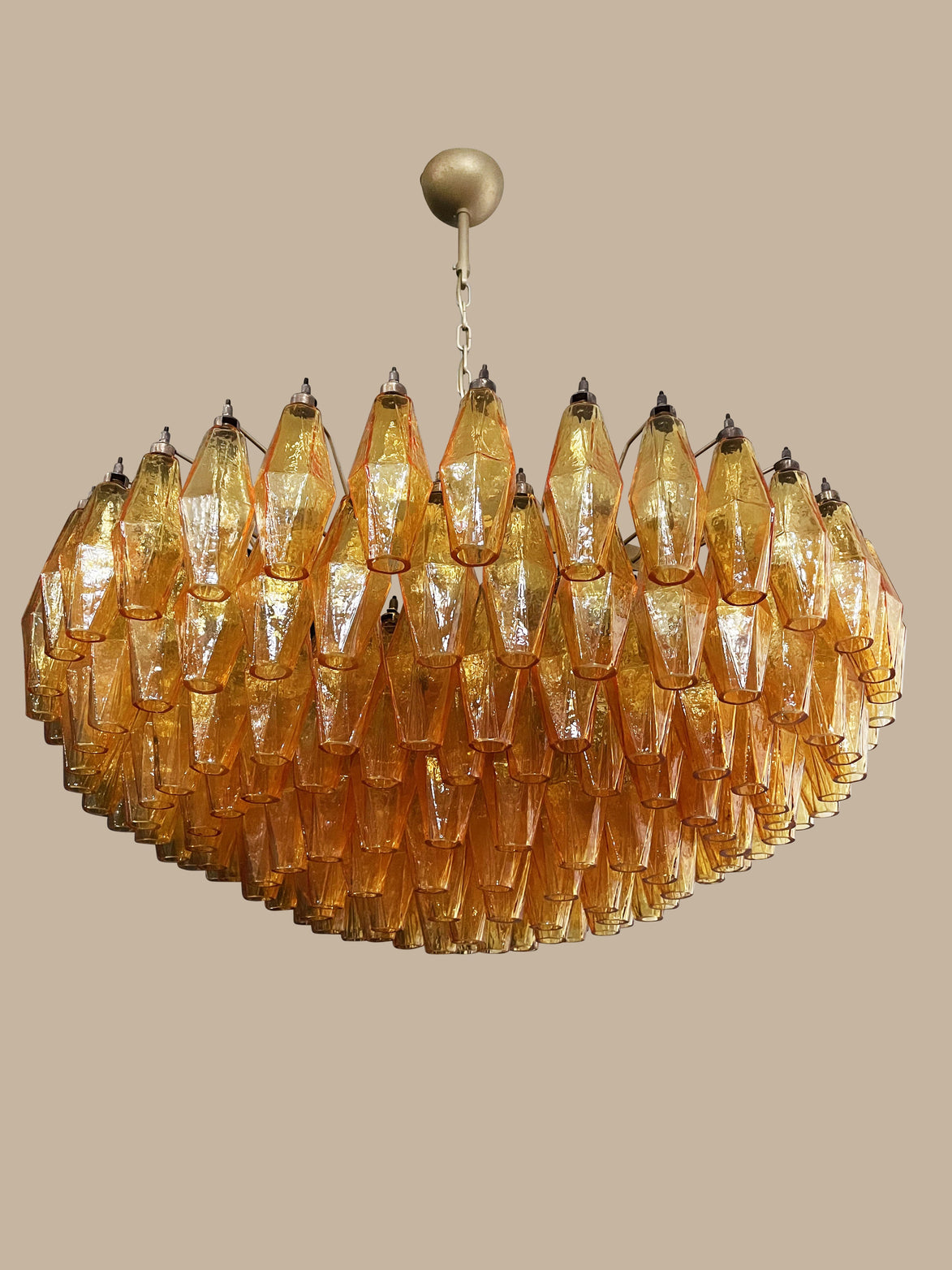 Lampadario Poliedri Ambra Murano | 185 Elementi in Vetro Soffiato a Mano, Illuminazione di Lusso Italiana