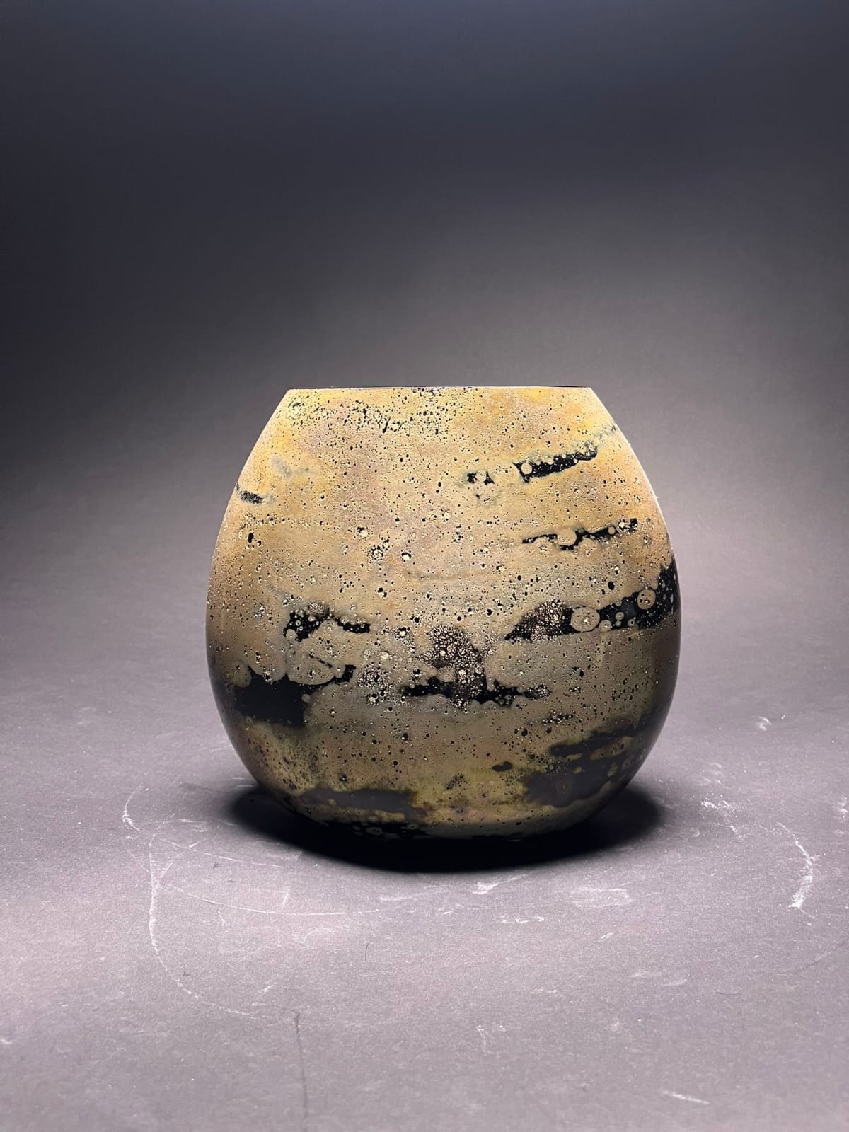 Reperto Murano Scavo Glass Vase, Ochre Gold | Murano Shutters