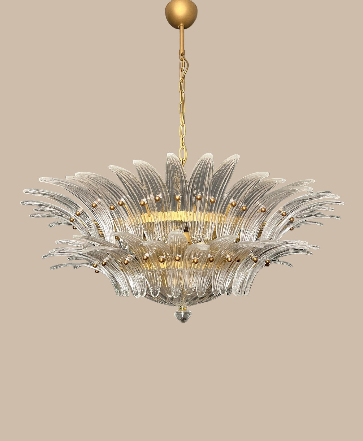 Lampadario in vetro di Murano trasparente a palmette a due piani | struttura dorata