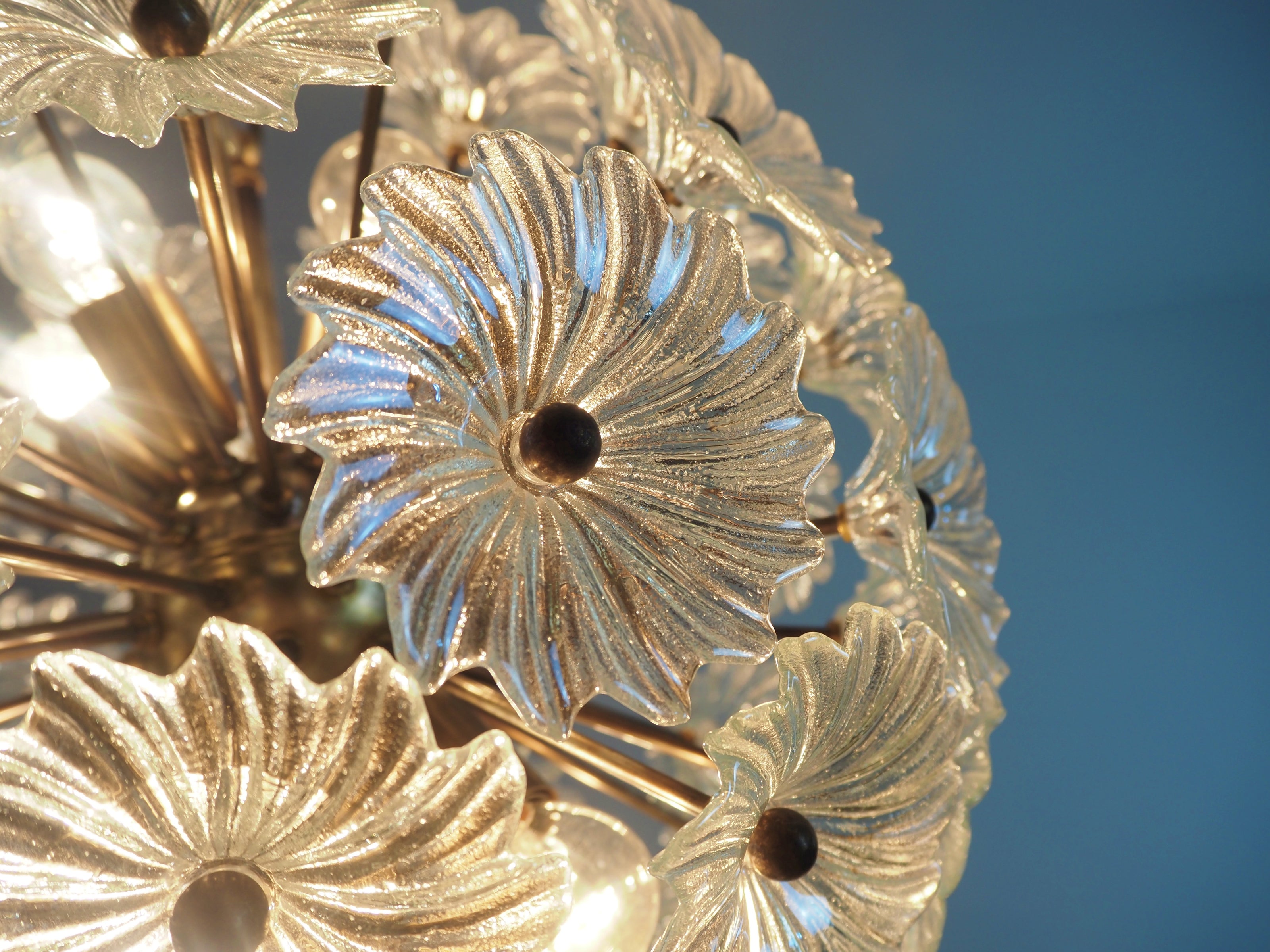 Lampadario Sputnik in cristallo, 51 elementi, struttura in ottone brunito