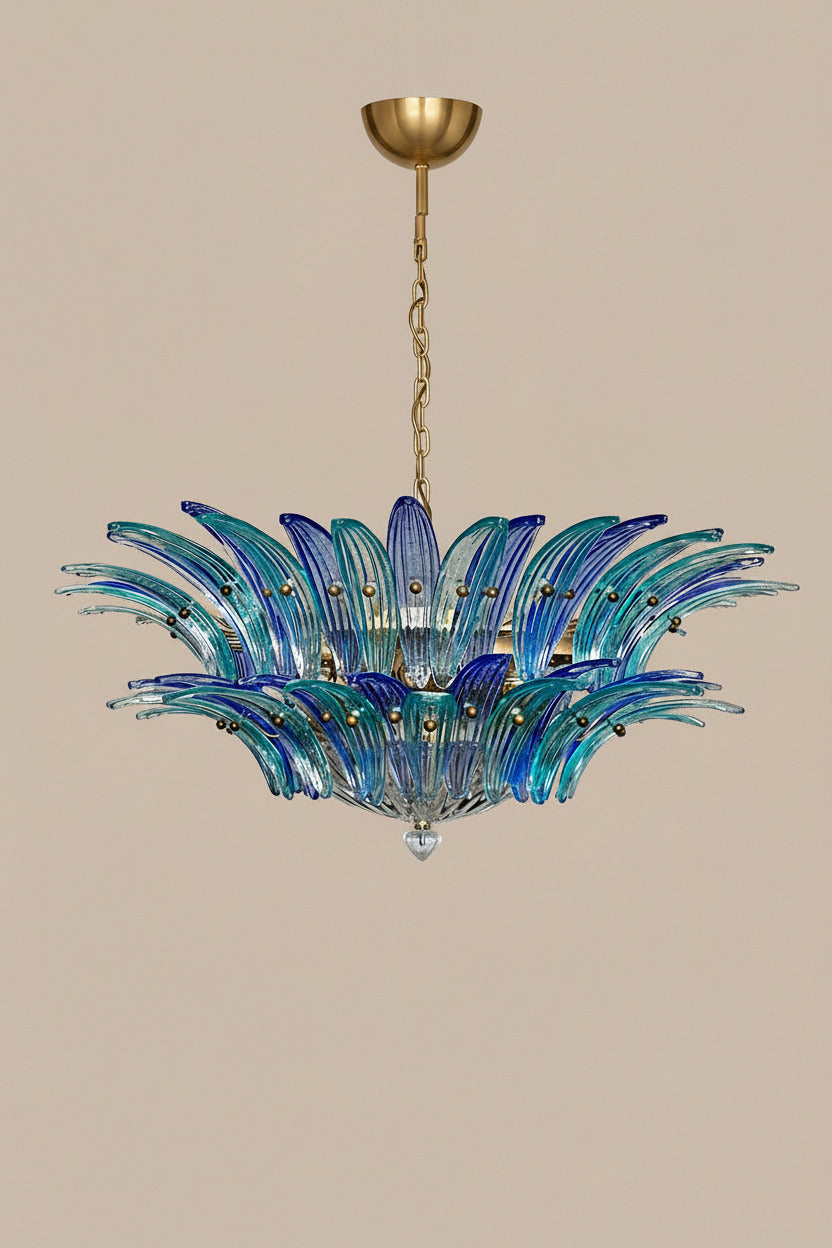 Lampadario in Vetro di Murano Palmetta Blu e Turchese | 82 elementi soffiati a mano, due livelli, struttura dorata
