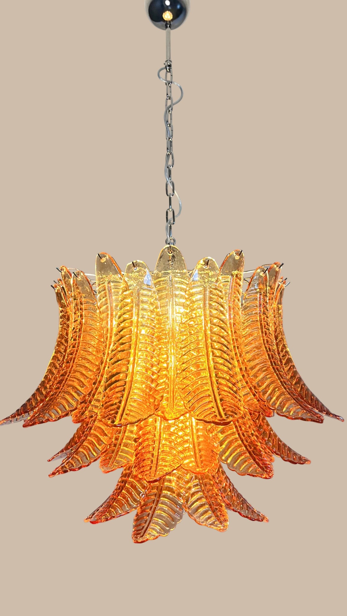 Lampadario grande in vetro di Murano ambrato con 48 vetri soffiati a mano
