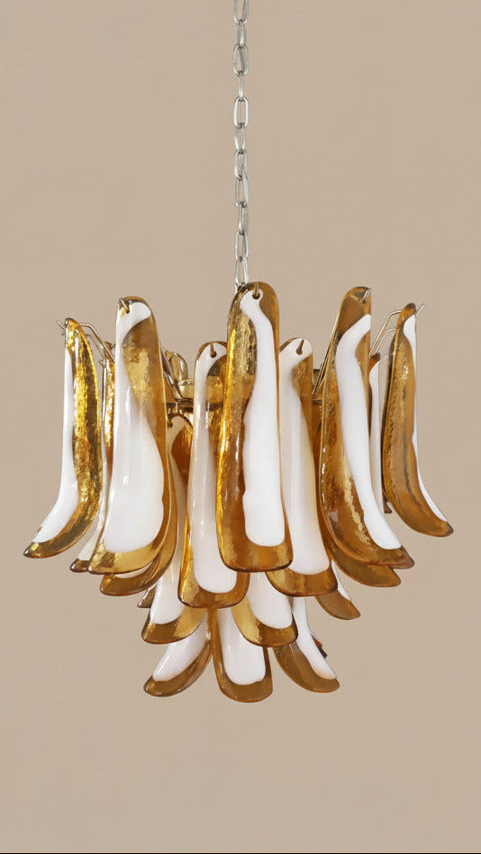 Lampadario in Vetro di Murano Ambra e Lattimo | 36 petali soffiati a mano, vintage anni '70, struttura in nichel