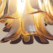 Lampadario in Vetro di Murano Ambra e Lattimo | 36 petali soffiati a mano, vintage anni '70, struttura in nichel