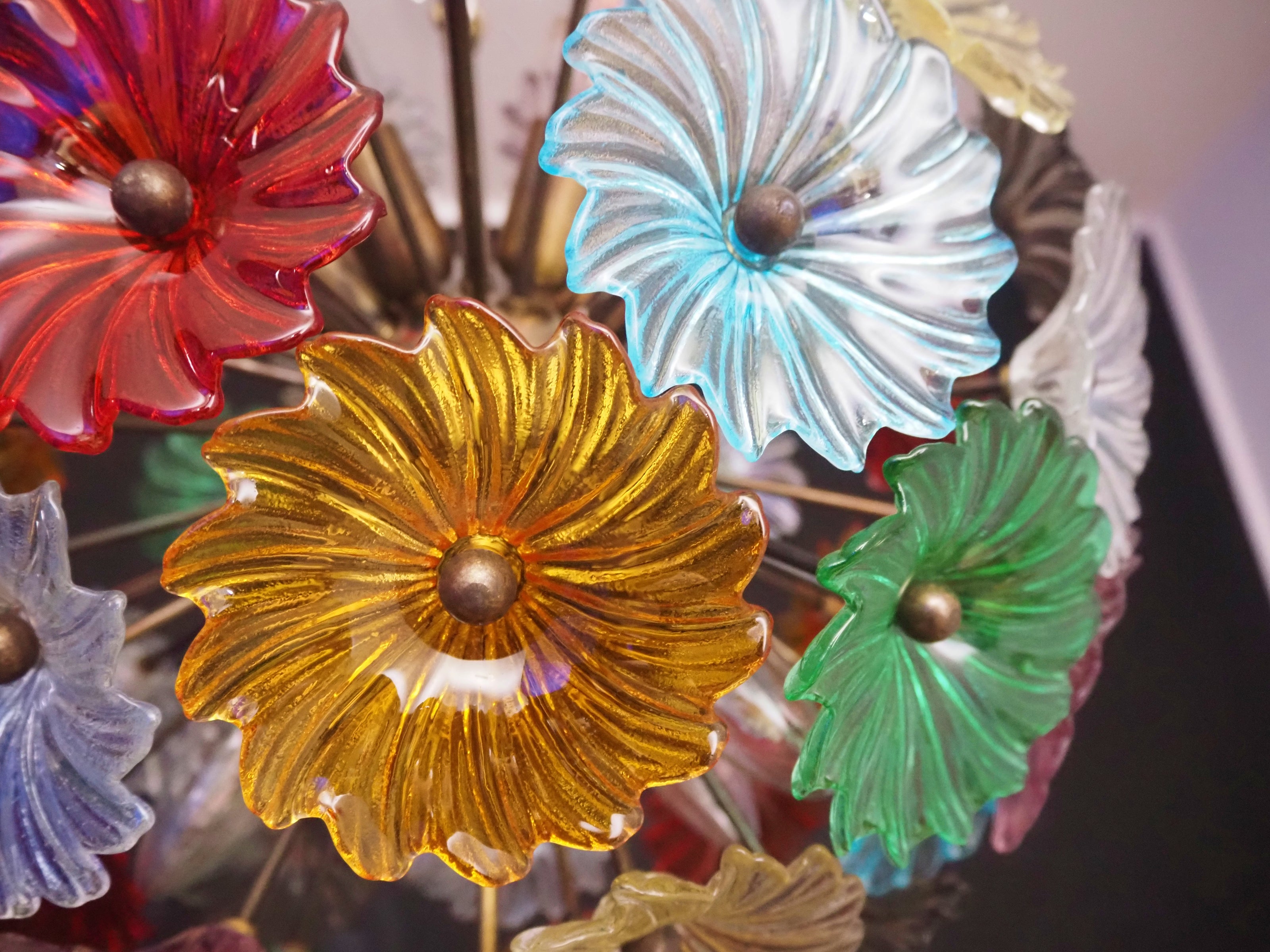 Lampadario Sputnik in Vetro Multicolore, 51 Elementi, Montatura in Ottone Brunito